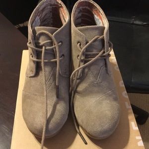 Toms Desert Wedge booties